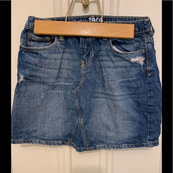 Gap Distressed Jean skirt size 16 - Picture 1 of 3